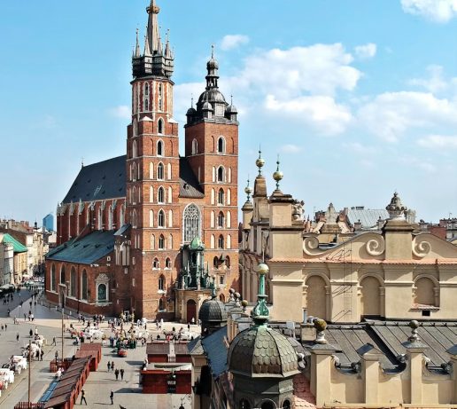 Bazylika Mariacka i Sukiennice na Rynku Głównym w Krakowie